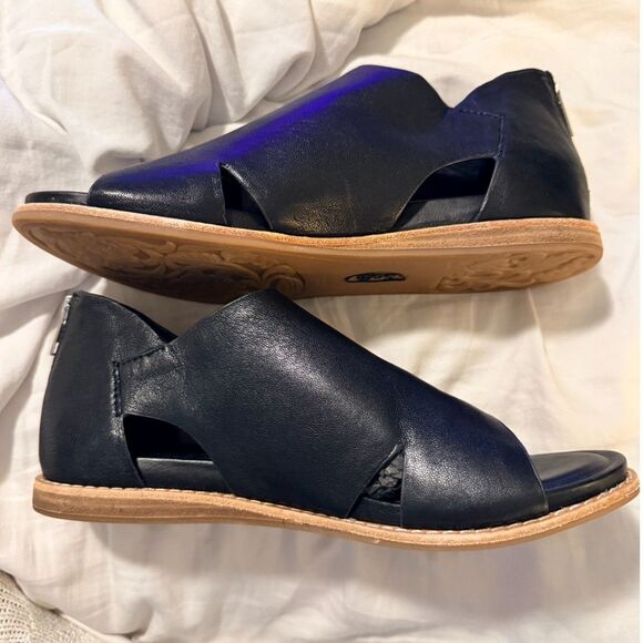 NWOB Sofft Evonne Flat Sandal in Black - Picture 10 of 12